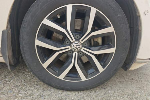 Volkswagen Magotan 2017, 126000 км, за 10015 USD