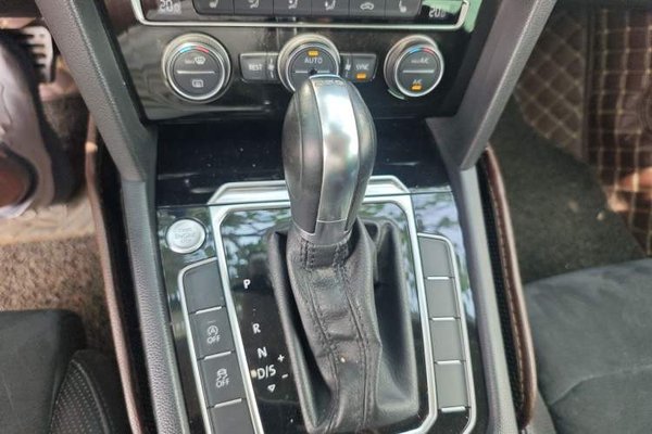 Volkswagen Magotan 2017, 126000 км, за 10015 USD - фото 11
