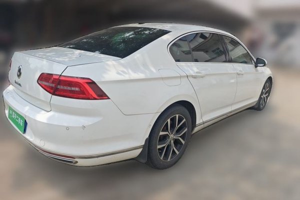 Volkswagen Magotan 2017, 126000 км, за 10015 USD