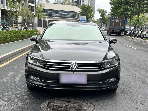 Volkswagen Magotan 2017, 102300 км, за 11866 USD