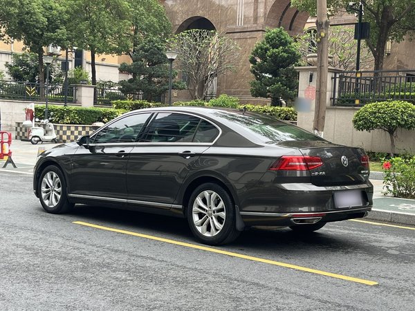 Volkswagen Magotan 2017, 102300 км, за 11866 USD