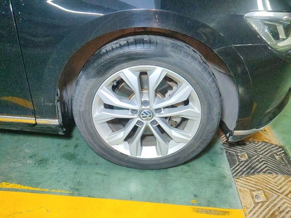 Volkswagen Magotan 2017, 91100 км, за 9443 USD - фото 8