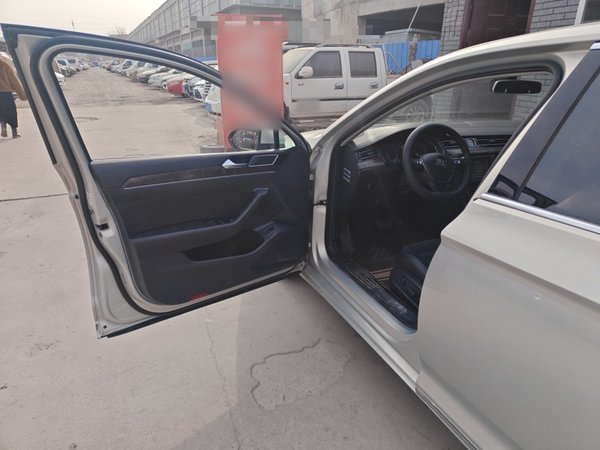 Volkswagen Magotan 2017, 131000 км, за 10346 USD - фото 17