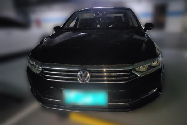 Volkswagen Magotan 2018, 106800 км, за 12118 USD