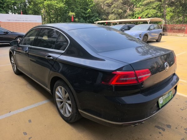 Volkswagen Magotan 2018, 122200 км, за 12133 USD