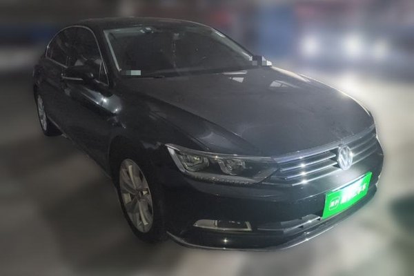 Volkswagen Magotan 2018, 73700 км, за 13847 USD