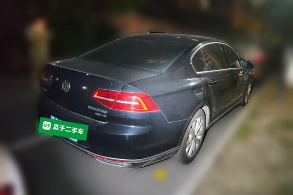 Volkswagen Magotan 2018, 88700 км, за 12315 USD