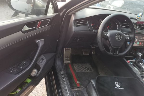 Volkswagen Magotan 2018, 94600 км, за 10165 USD - фото 16
