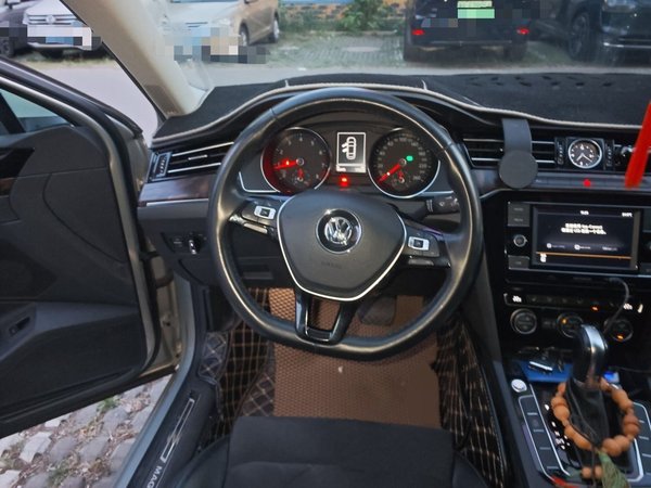 Volkswagen Magotan 2018, 98400 км, за 11784 USD - фото 11