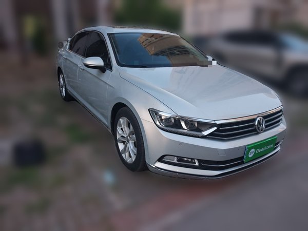 Volkswagen Magotan 2018, 98400 км, за 11784 USD