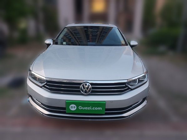 Volkswagen Magotan 2018, 98400 км, за 11784 USD