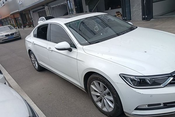 Volkswagen Magotan 2018, 177100 км, за 10323 USD