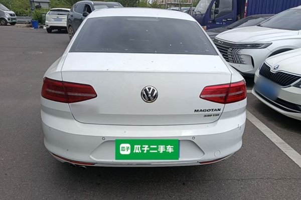 Volkswagen Magotan 2018, 177100 км, за 10323 USD