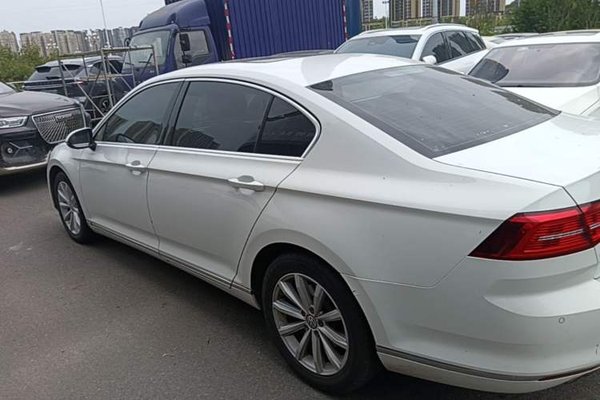 Volkswagen Magotan 2018, 177100 км, за 10323 USD