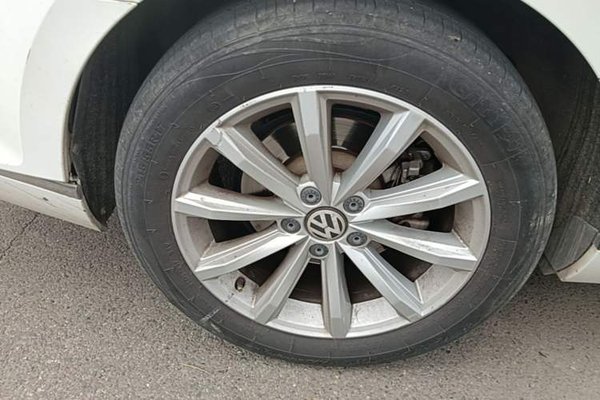 Volkswagen Magotan 2018, 177100 км, за 10323 USD - фото 11