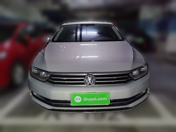 Volkswagen Magotan 2018, 118500 км, за 10839 USD