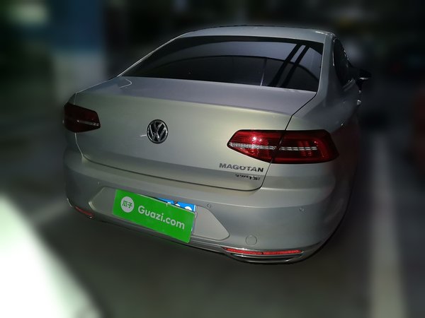Volkswagen Magotan 2018, 118500 км, за 10839 USD