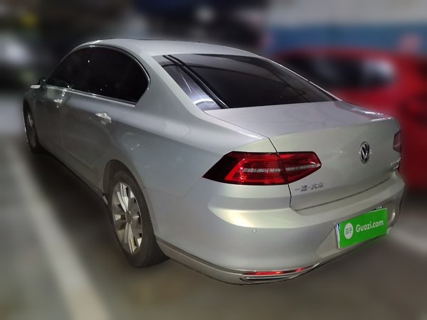 Volkswagen Magotan 2018, 118500 км, за 10839 USD