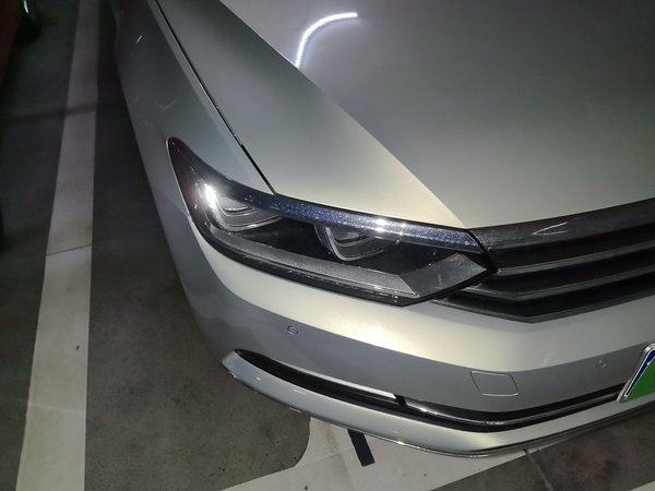 Volkswagen Magotan 2018, 118500 км, за 10839 USD