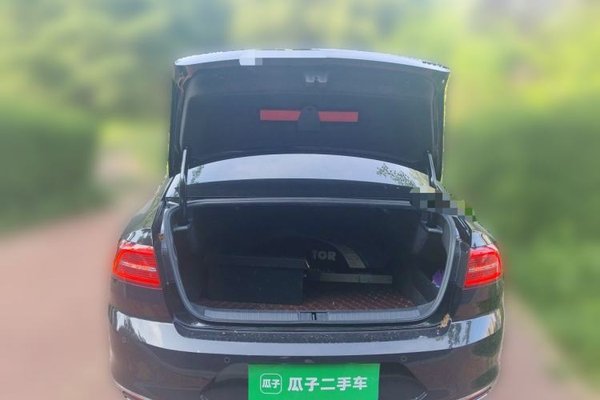 Volkswagen Magotan 2019, 53600 км, за 12376 USD