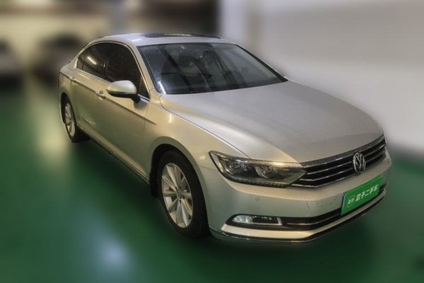 Volkswagen Magotan 2019, 56200 км, за 15087 USD