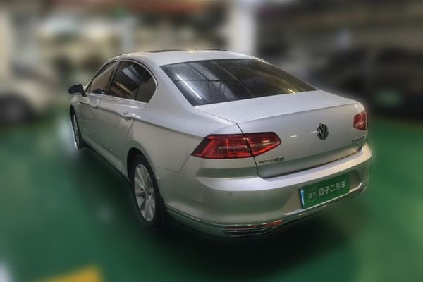 Volkswagen Magotan 2019, 56200 км, за 15087 USD