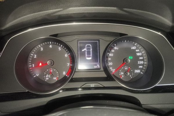 Volkswagen Magotan 2019, 56200 км, за 15087 USD - фото 10