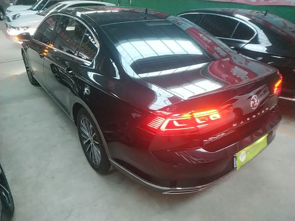 Volkswagen Magotan 2020, 102899 км, за 15225 USD
