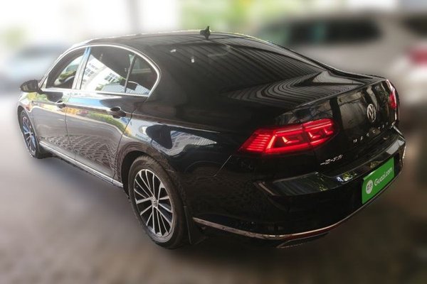 Volkswagen Magotan 2020, 48700 км, за 18353 USD