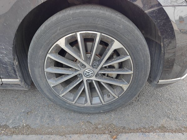 Volkswagen Magotan 2020, 65400 км, за 16017 USD