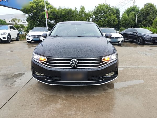 Volkswagen Magotan 2020, 74100 км, за 17896 USD
