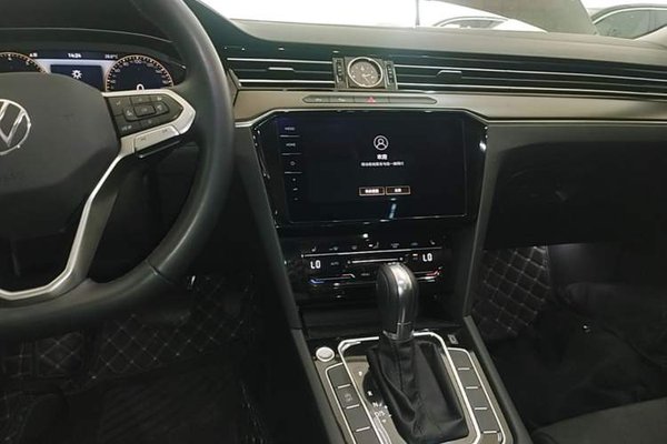 Volkswagen Magotan 2020, 8700 км, за 20499 USD