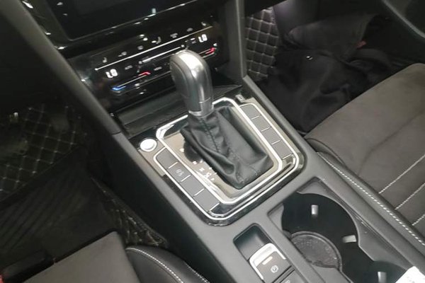Volkswagen Magotan 2020, 8700 км, за 20499 USD