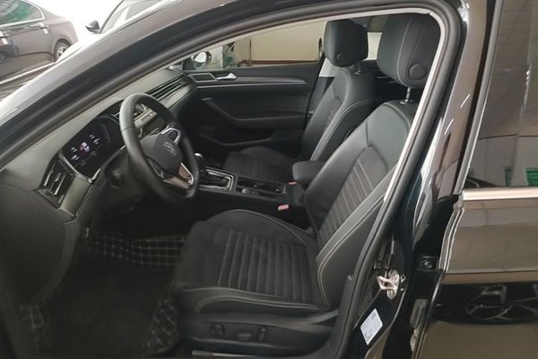 Volkswagen Magotan 2020, 8700 км, за 20499 USD