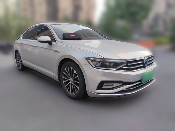 Volkswagen Magotan 2020, 109100 км, за 12178 USD