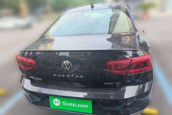 Volkswagen Magotan 2021, 104600 км, за 17027 USD
