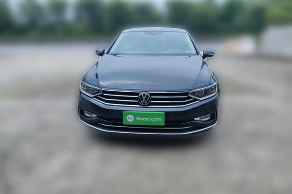 Volkswagen Magotan 2021, 34000 км, за 18572 USD