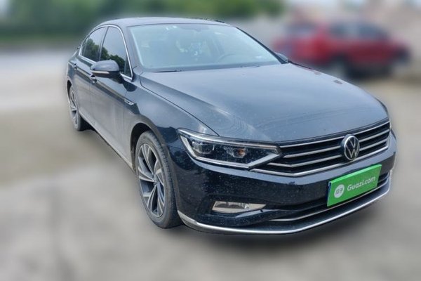 Volkswagen Magotan 2021, 34000 км, за 18572 USD
