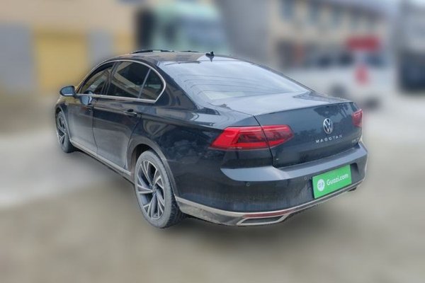 Volkswagen Magotan 2021, 34000 км, за 18572 USD