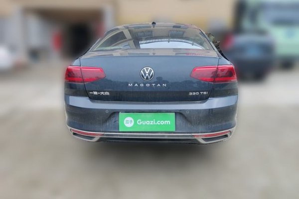 Volkswagen Magotan 2021, 34000 км, за 18572 USD