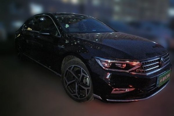 Volkswagen Magotan 2023, 12100 км, за 20484 USD