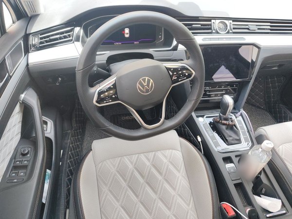 Volkswagen Magotan 2023, 23900 км, за 21454 USD - фото 9