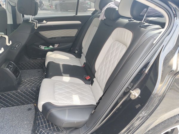 Volkswagen Magotan 2023, 23900 км, за 21454 USD - фото 20