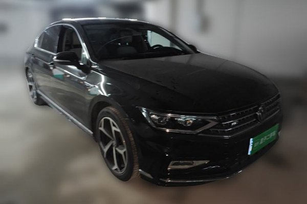 Volkswagen Magotan 2023, 26500 км, за 20770 USD