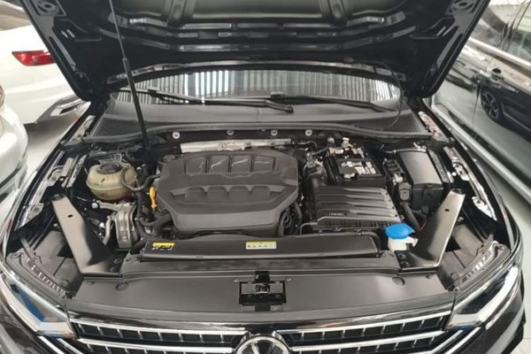 Volkswagen Magotan 2023, 34100 км, за 21800 USD - фото 24