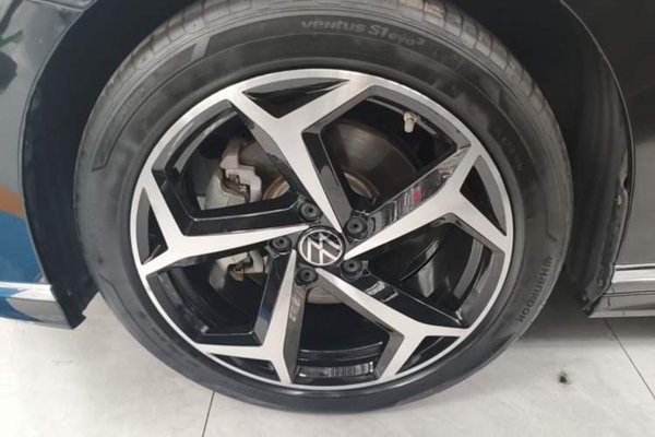 Volkswagen Magotan 2023, 34100 км, за 21800 USD - фото 10