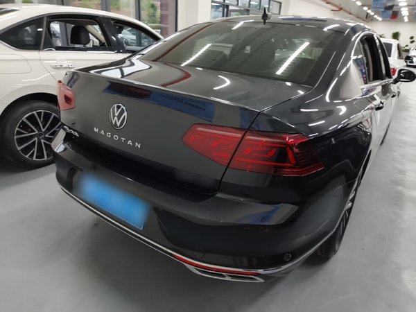 Volkswagen Magotan 2023, 36700 км, за 19410 USD
