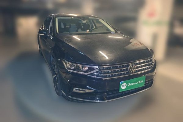 Volkswagen Magotan 2023, 76000 км, за 16356 USD