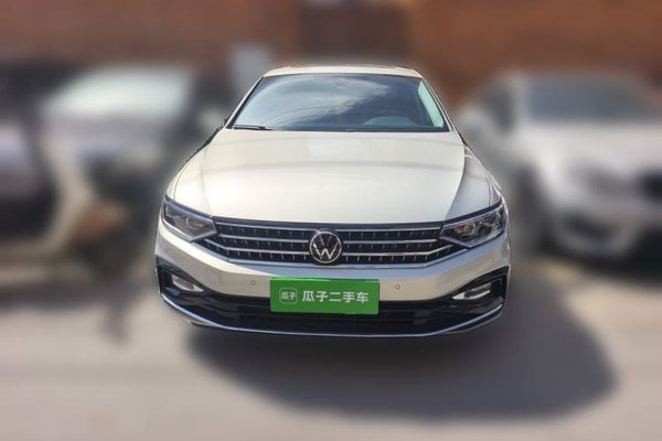 Volkswagen Magotan 2023, 3000 км, за 24460 USD