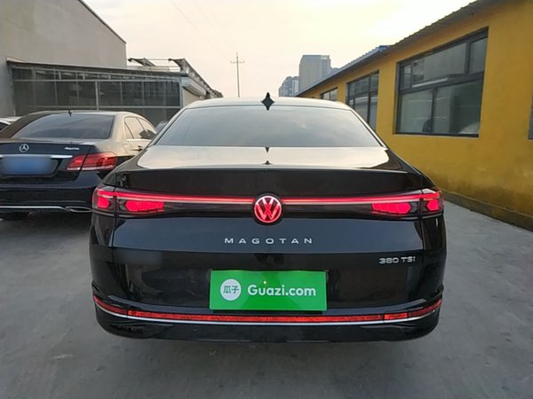 Volkswagen Magotan 2024, 14600 км, за 26583 USD